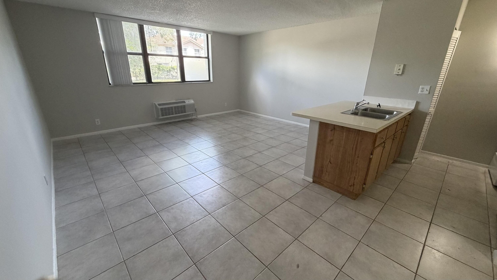 2501 Riverside Drive - Photo 0