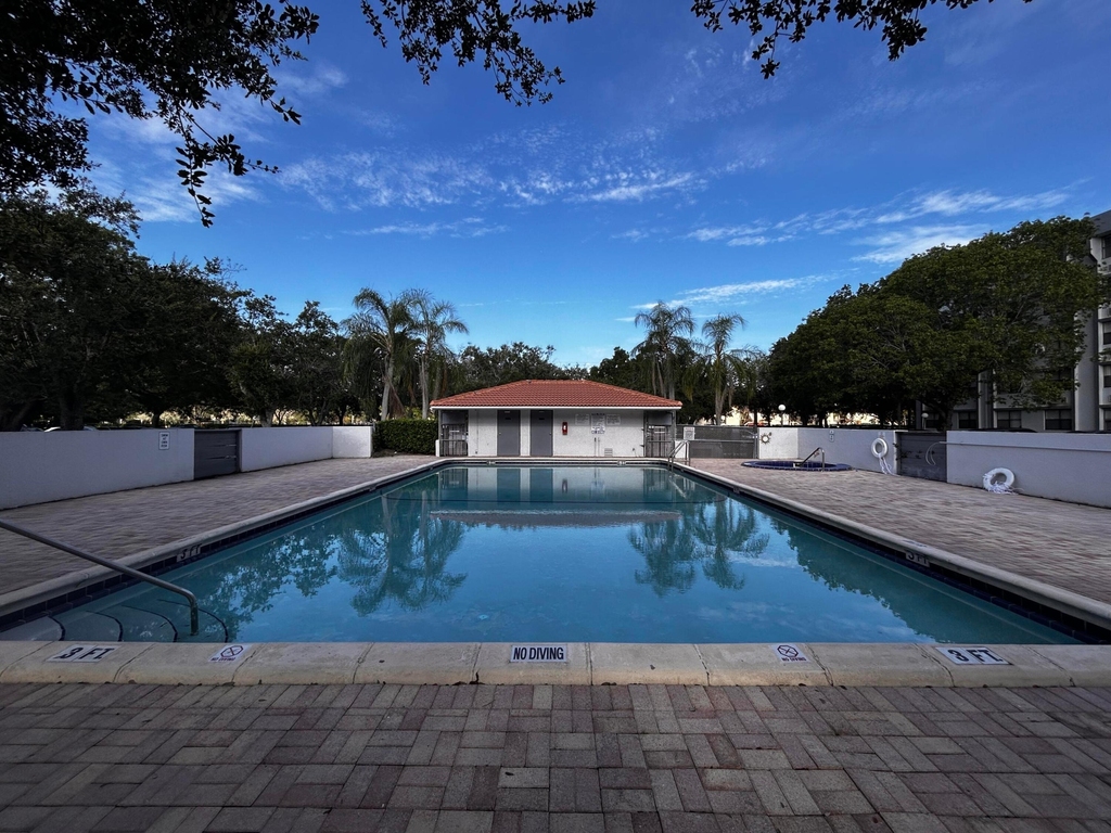2501 Riverside Drive - Photo 13