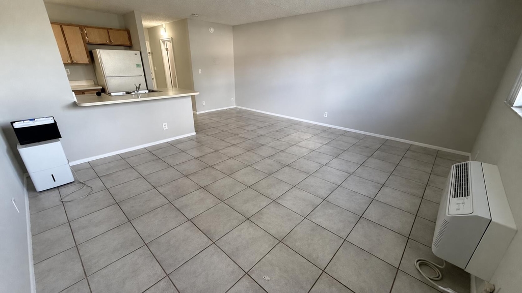 2501 Riverside Drive - Photo 9