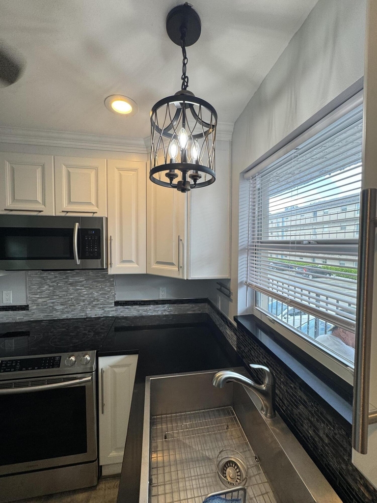 721 Lori Drive - Photo 3