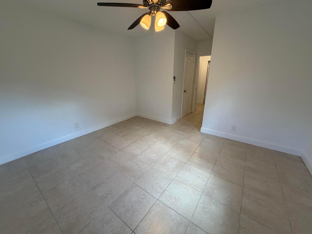 2255 Ne 51st Street - Photo 15