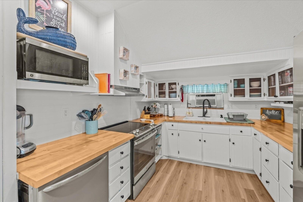 4360 Ne Indian River Drive - Photo 5
