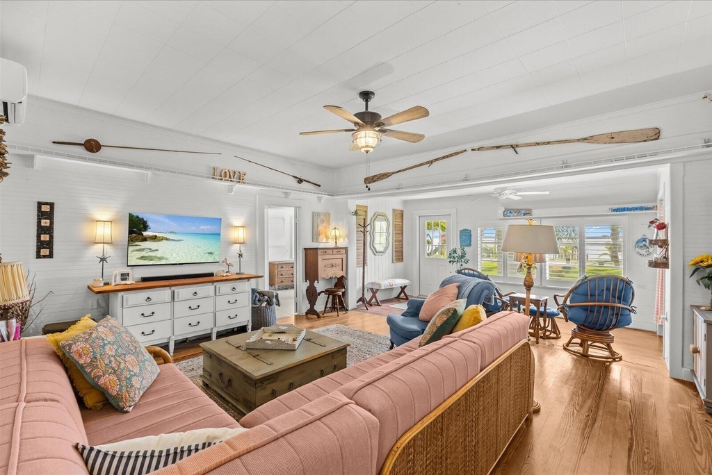 4360 Ne Indian River Drive - Photo 4