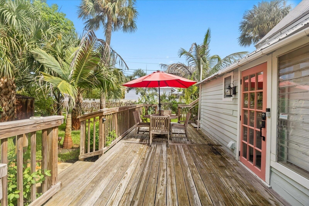 4360 Ne Indian River Drive - Photo 37