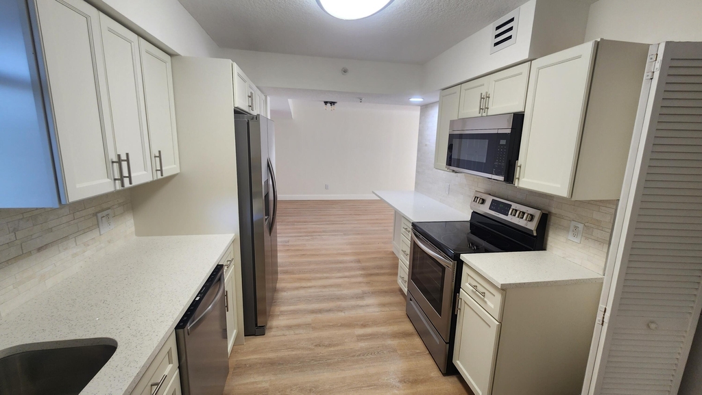 820 Lavers Circle - Photo 6