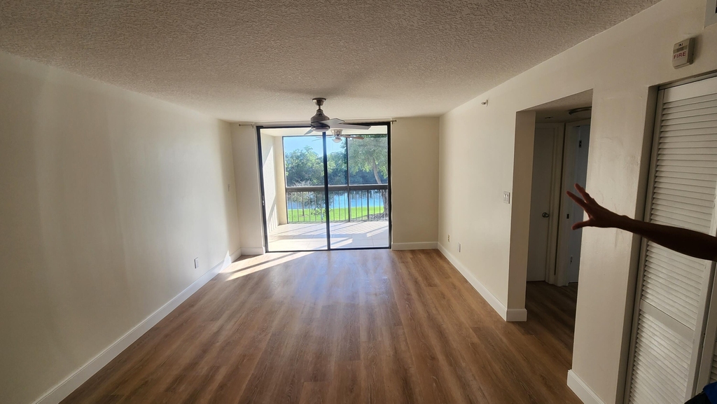820 Lavers Circle - Photo 2