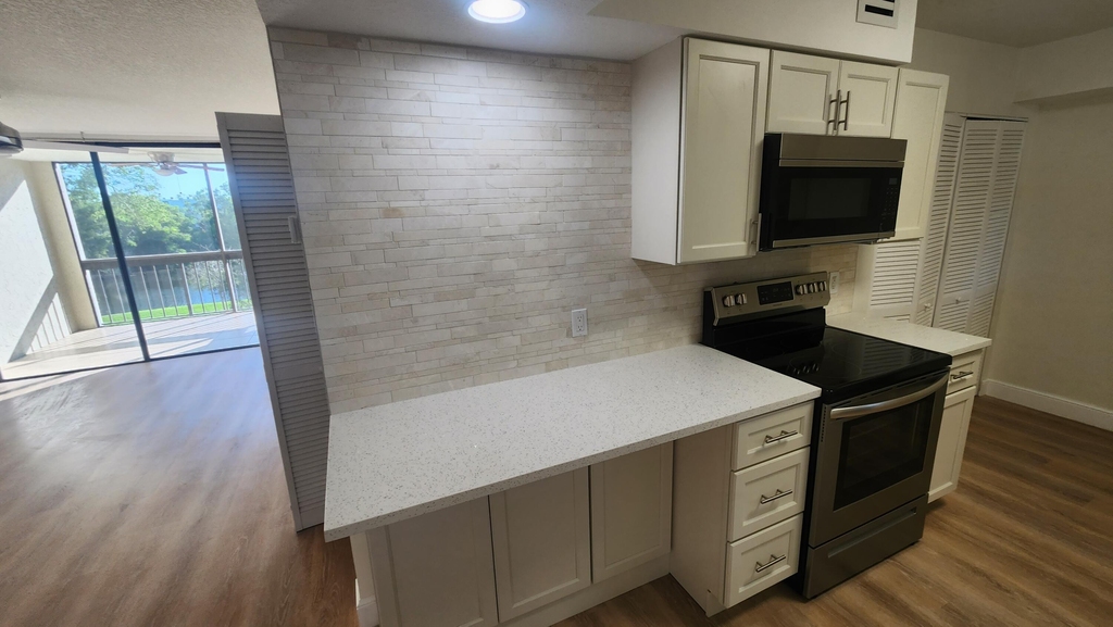 820 Lavers Circle - Photo 4