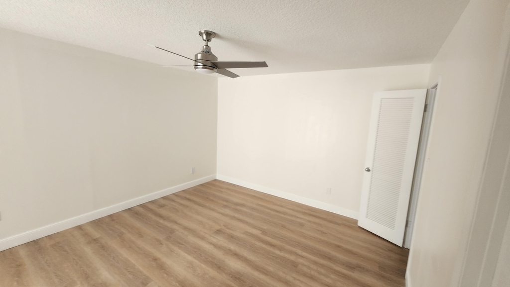 820 Lavers Circle - Photo 10