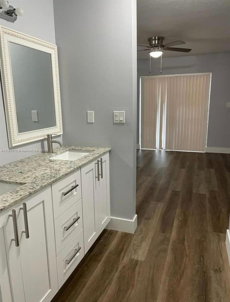 4125 Nw 78th Avenue - Photo 7