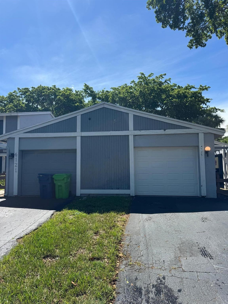 4125 Nw 78th Avenue - Photo 0