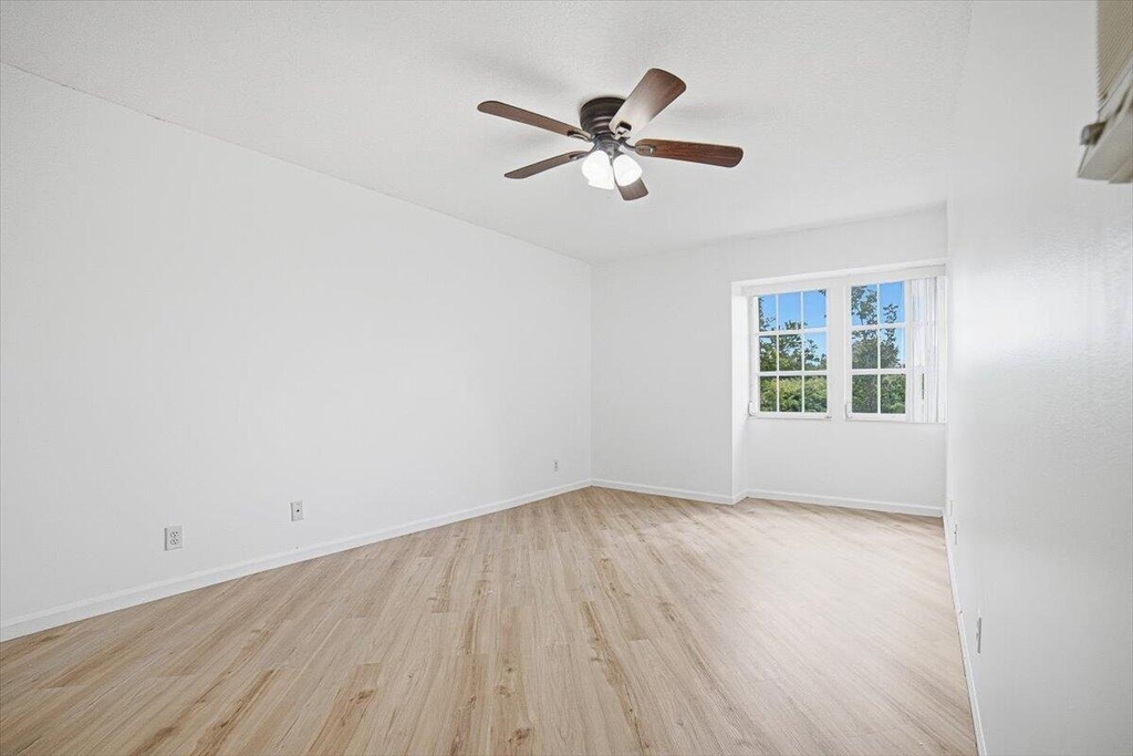 11635 Ficus Street - Photo 16