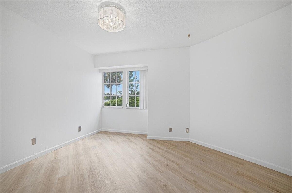 11635 Ficus Street - Photo 13