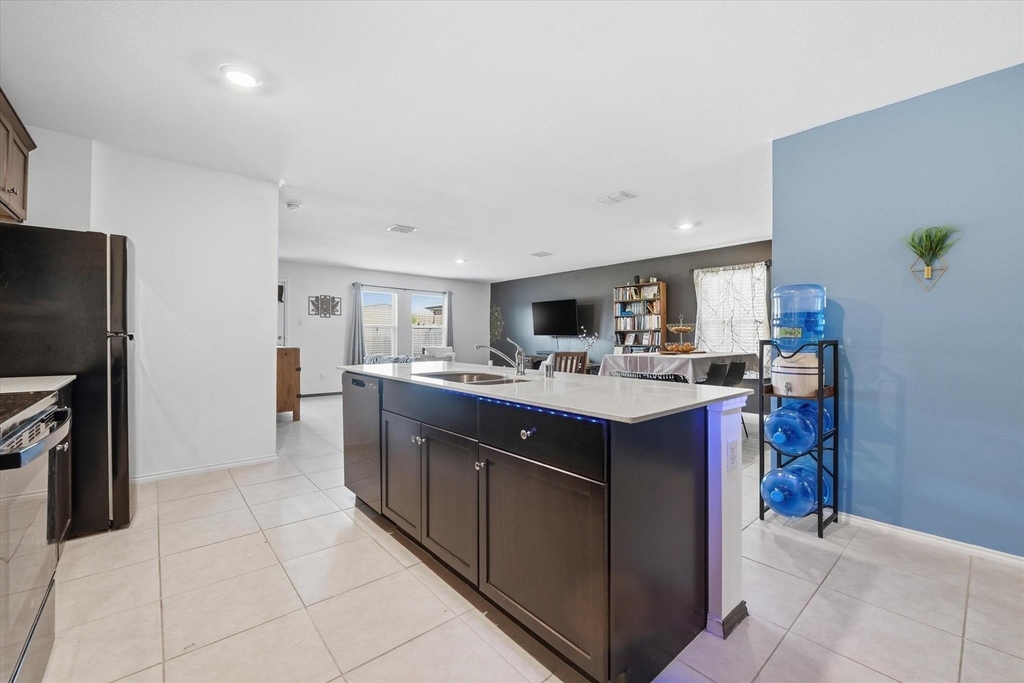 1393 Beach Drive - Photo 6