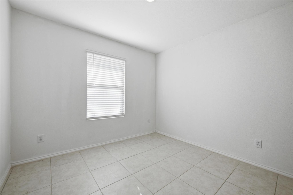 1393 Beach Drive - Photo 28
