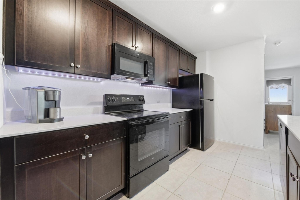 1393 Beach Drive - Photo 7