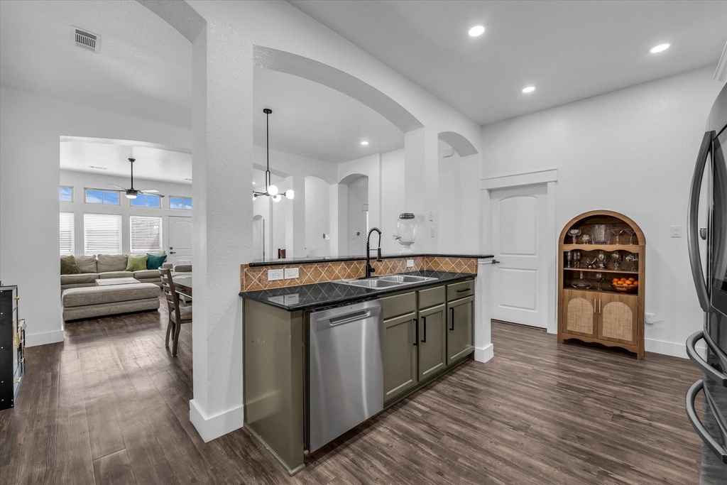 10804 Aurora Drive - Photo 9
