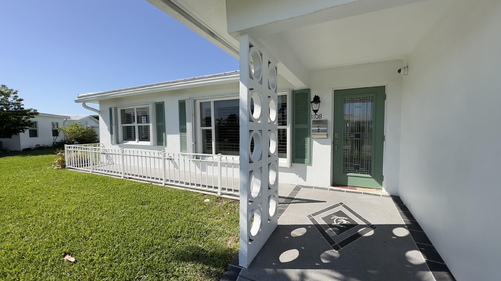 1108 W Ocean Avenue - Photo 4
