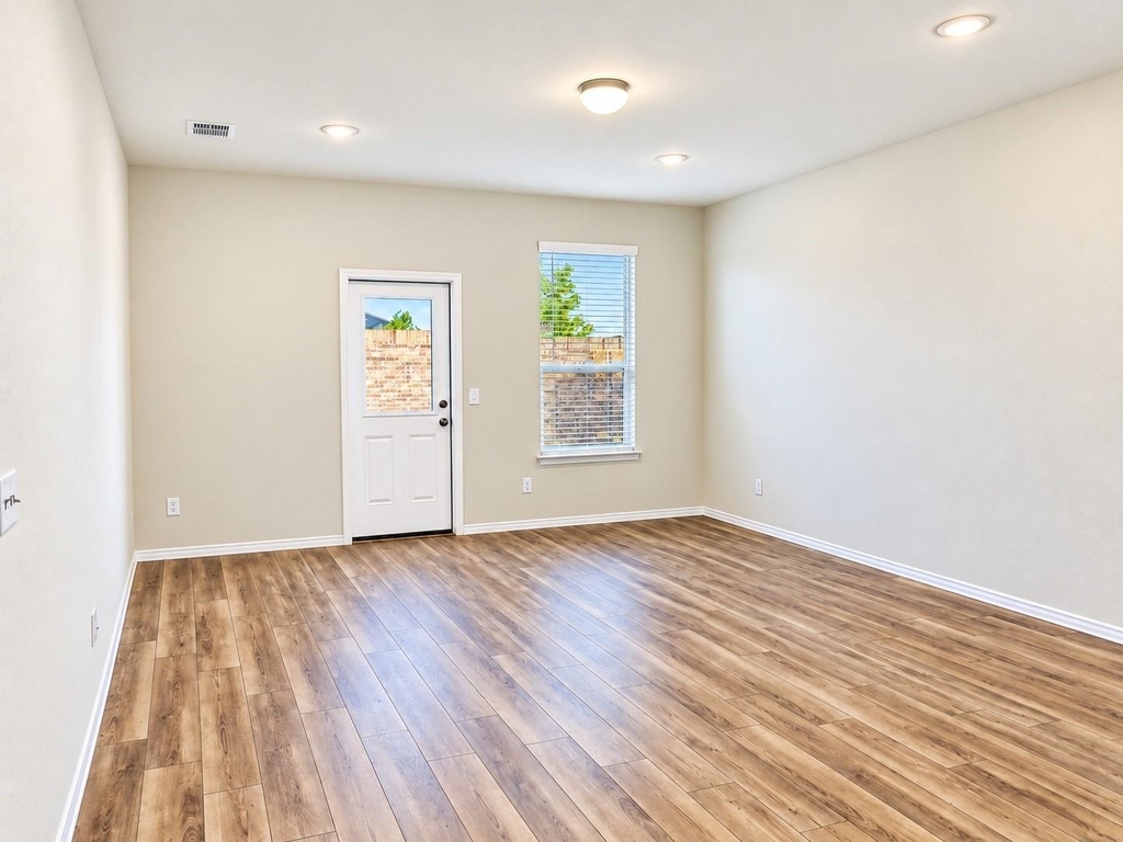 907 Chicadee Street - Photo 12
