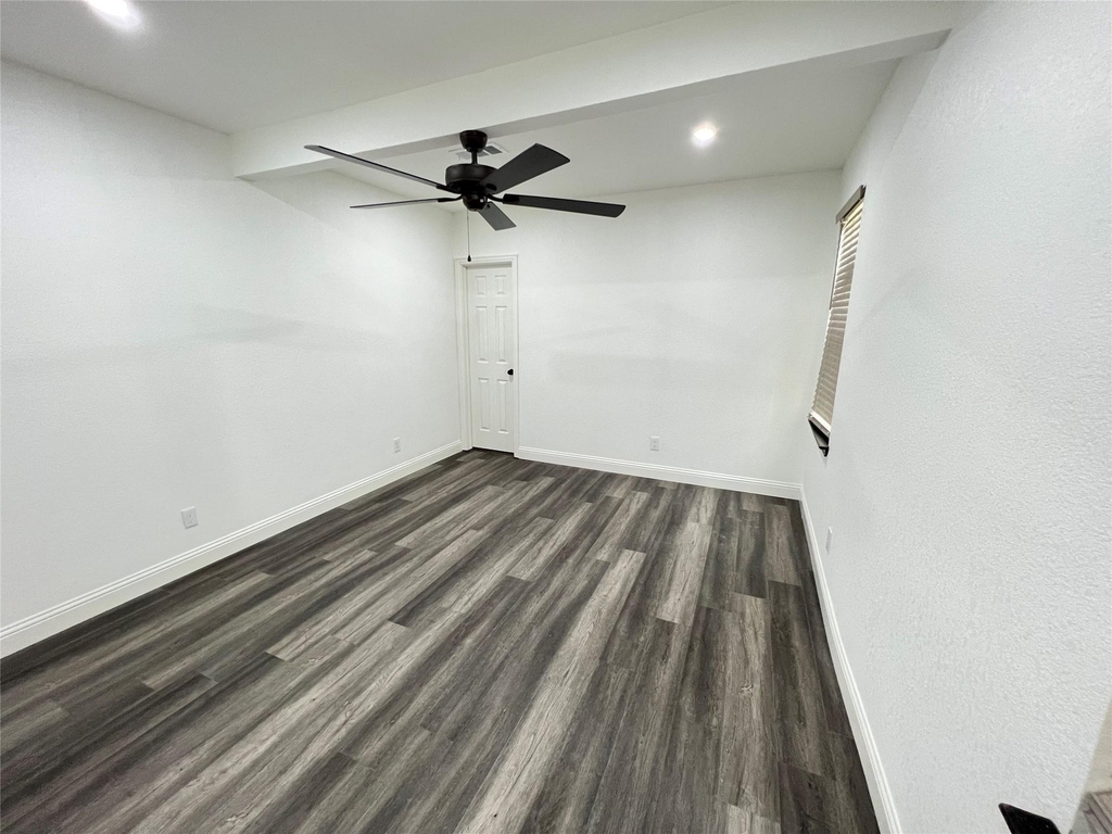 3728 Peach Street - Photo 1