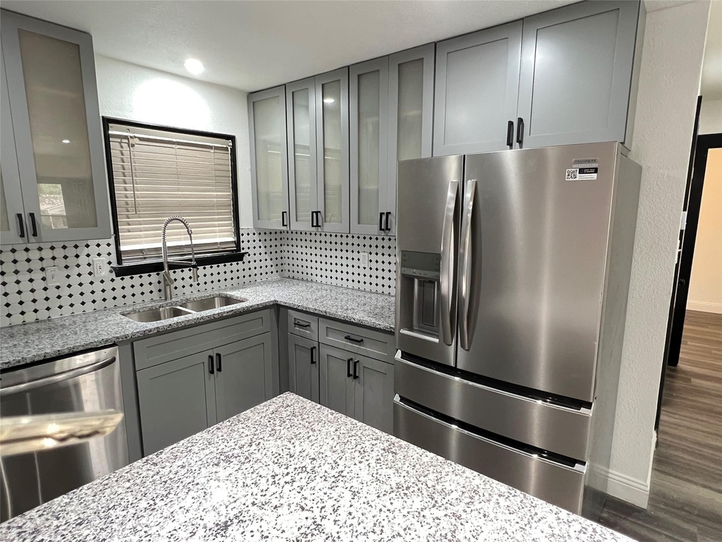 3728 Peach Street - Photo 9