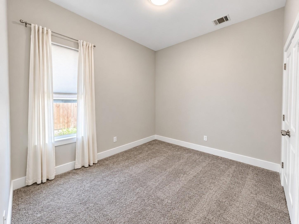 4520 Garrison Avenue - Photo 17