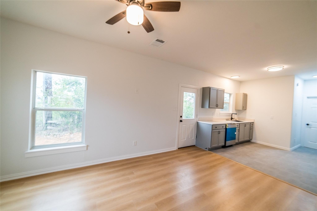 956 Lloyds Road - Photo 2