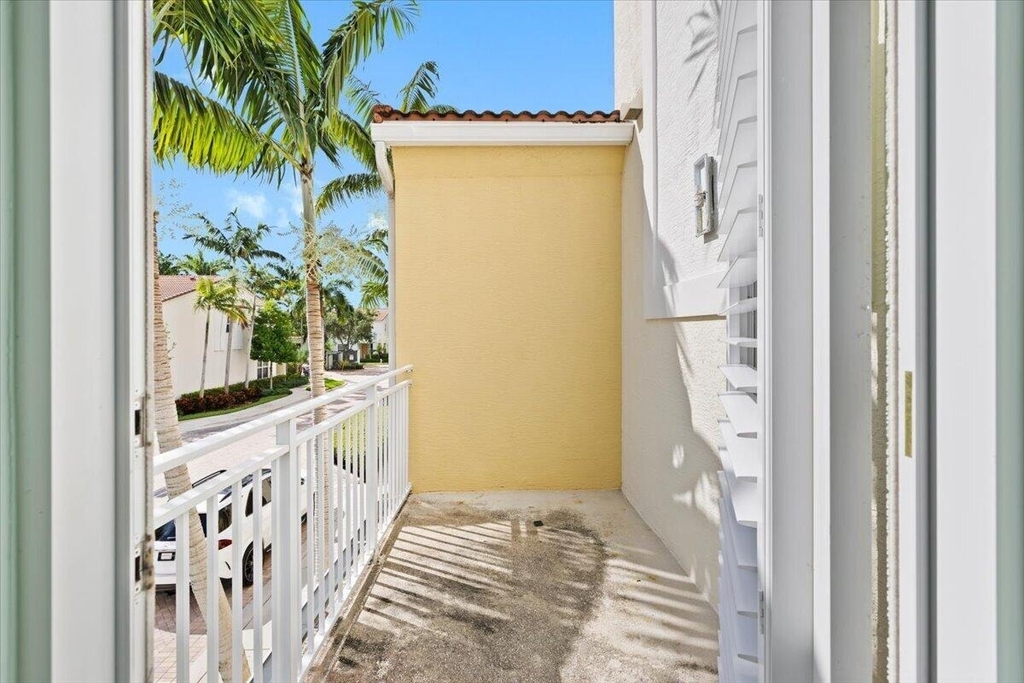 4980 Nw 15th Avenue - Photo 18