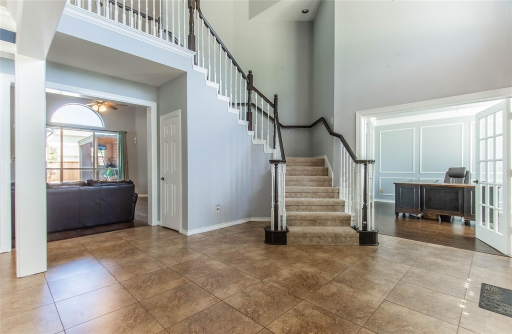 4129 Staten Island Drive - Photo 2