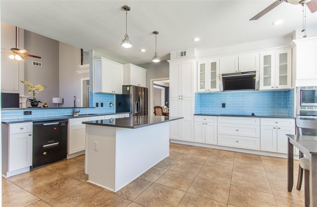 4129 Staten Island Drive - Photo 14