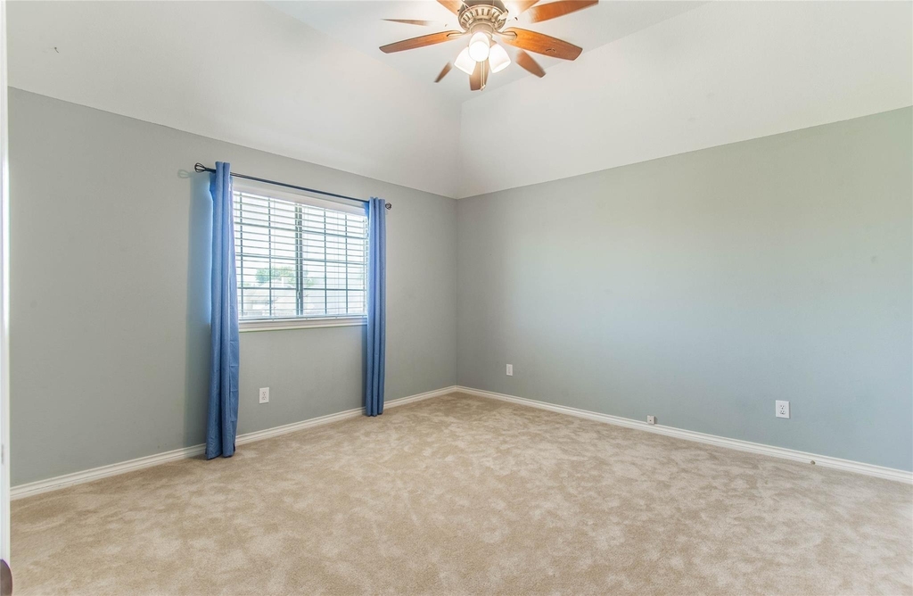 4129 Staten Island Drive - Photo 31