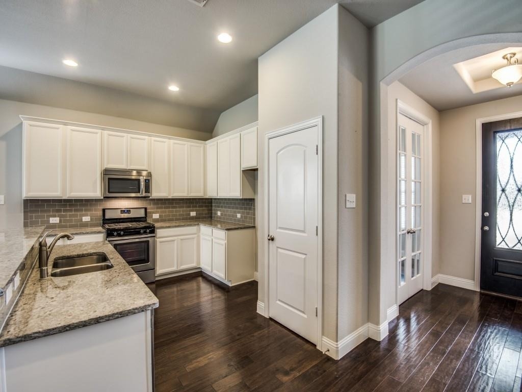 812 Llano Falls Drive - Photo 10