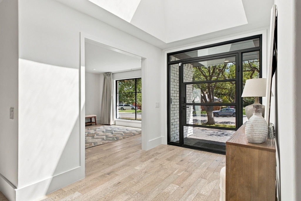 6915 Stefani Drive - Photo 3