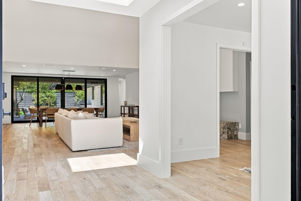 6915 Stefani Drive - Photo 5