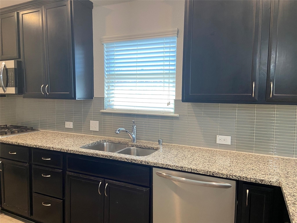 801 Dickens Drive - Photo 11
