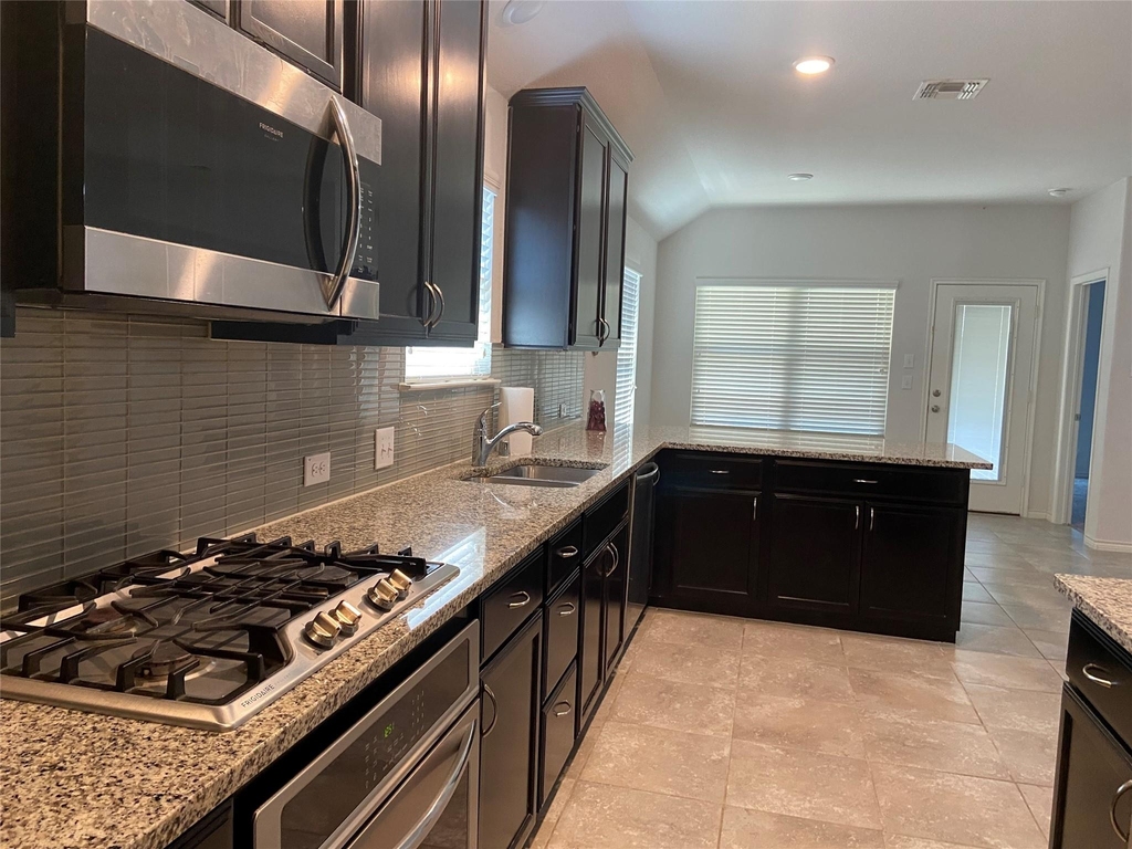 801 Dickens Drive - Photo 7