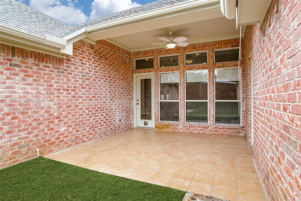 2921 Silvercrest Lane - Photo 2
