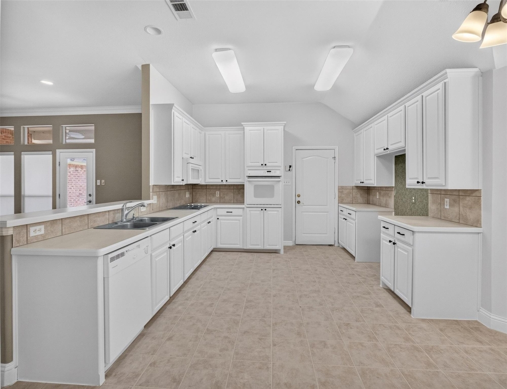 2921 Silvercrest Lane - Photo 9
