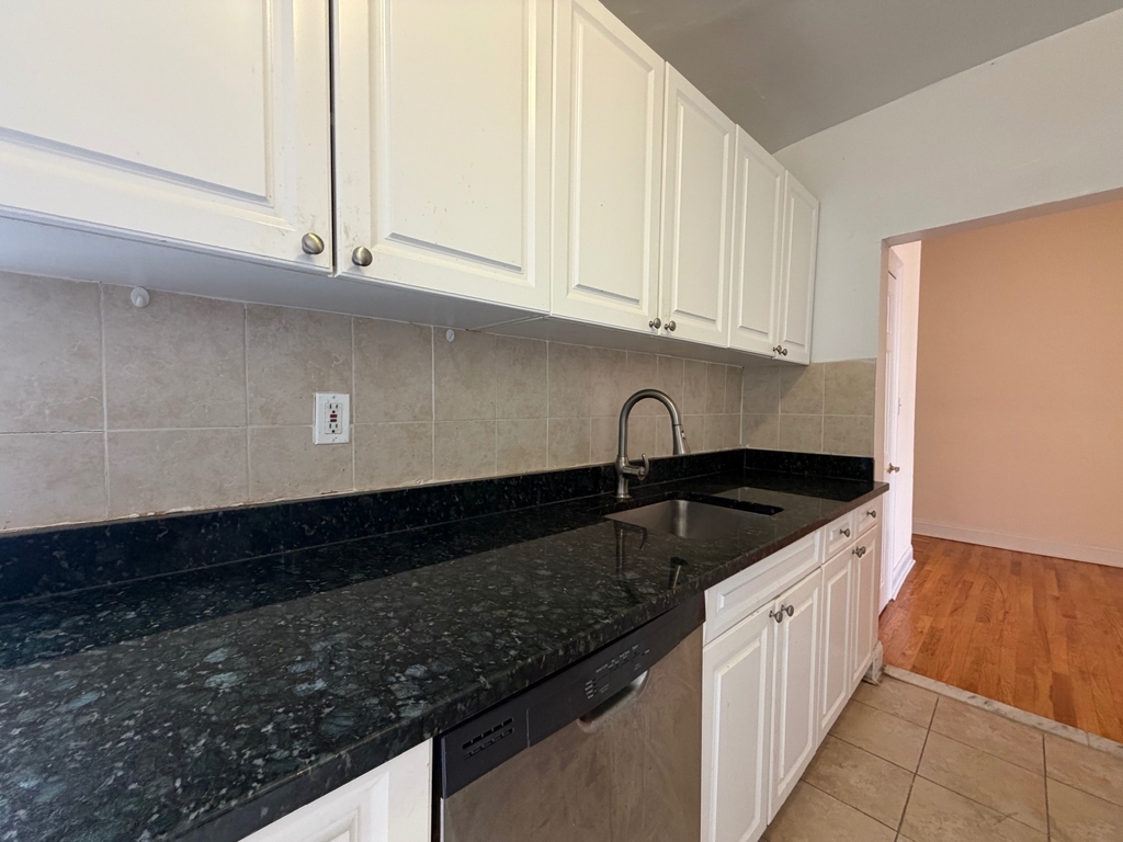 270 Ft Washington Avenue - Photo 1