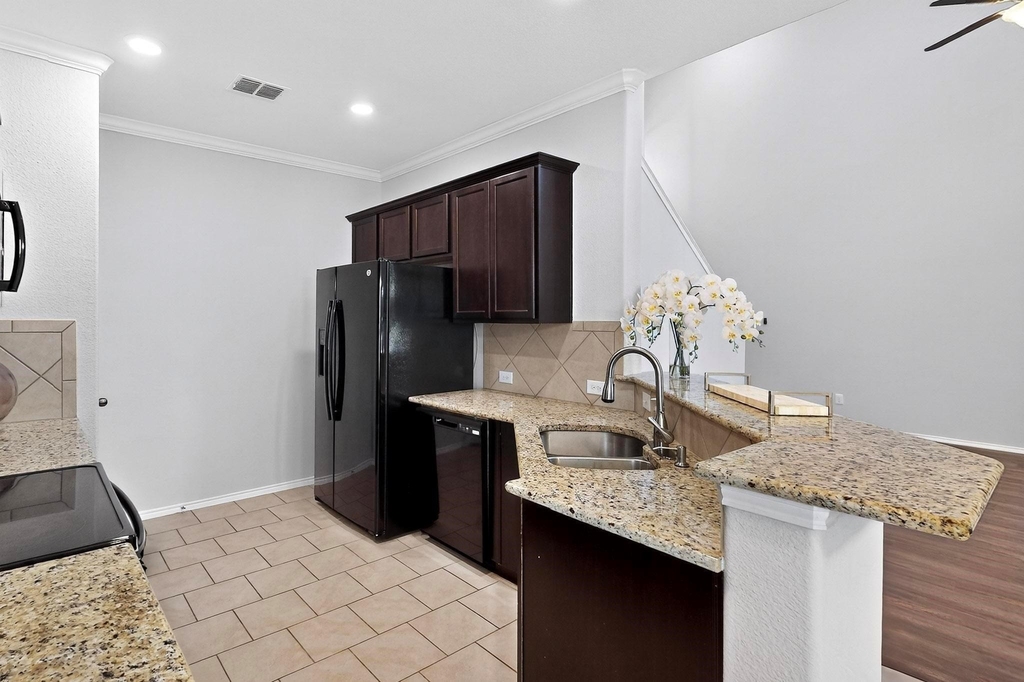 621 Big Horn Road - Photo 10