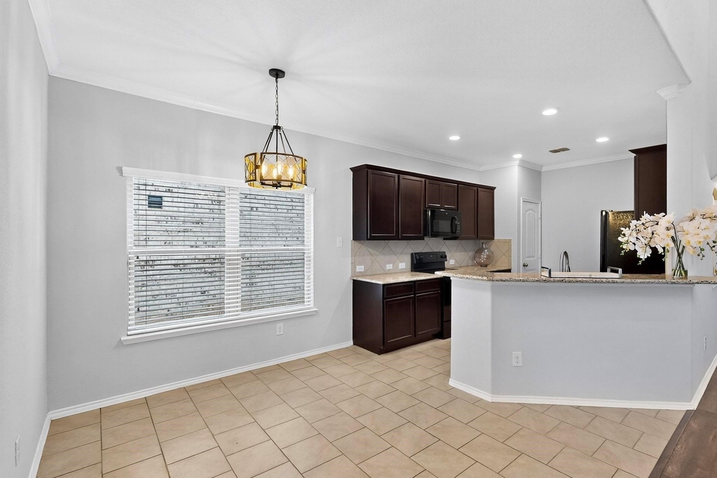 621 Big Horn Road - Photo 8