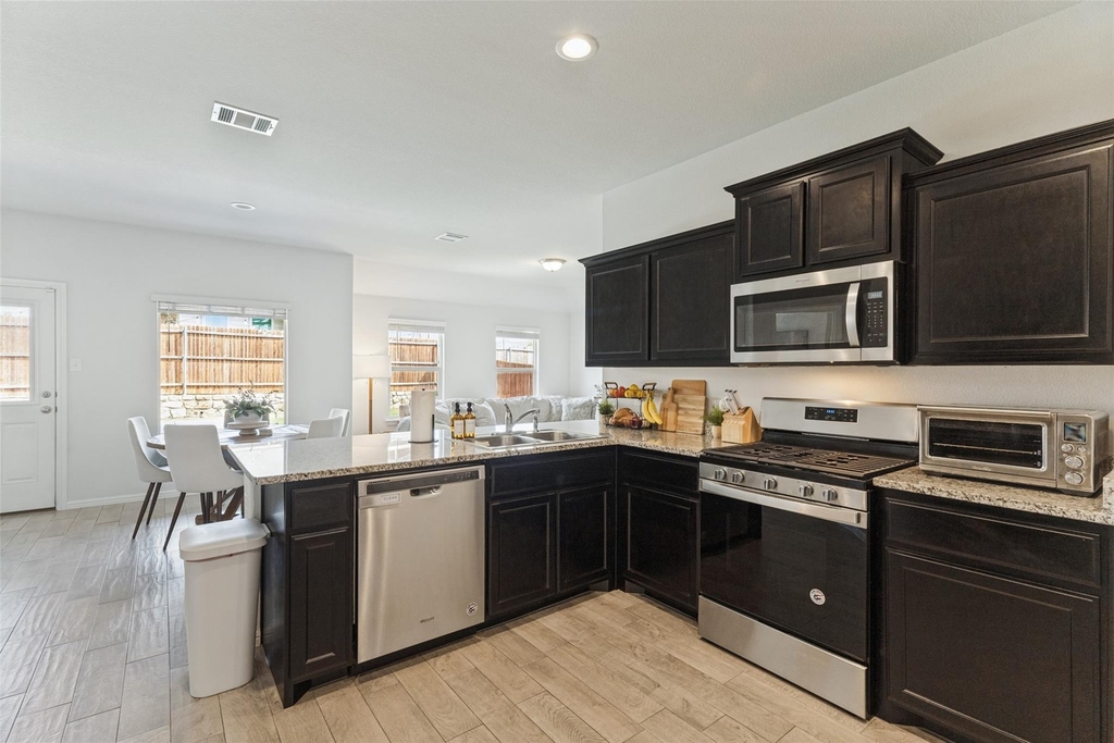 9004 Eagles Landing Drive - Photo 3