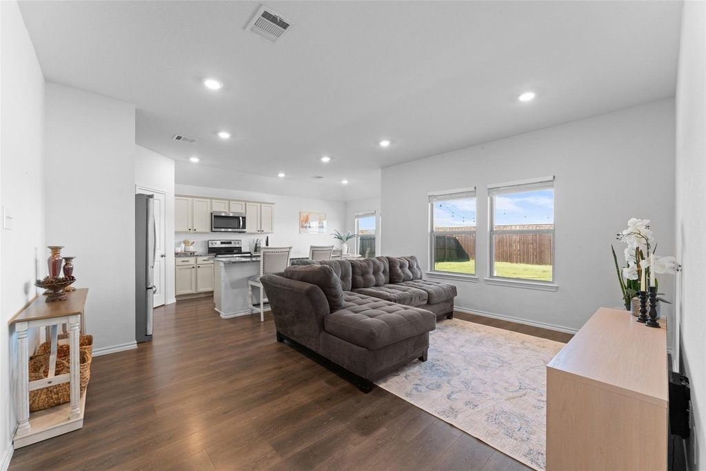 1322 Community Way - Photo 0