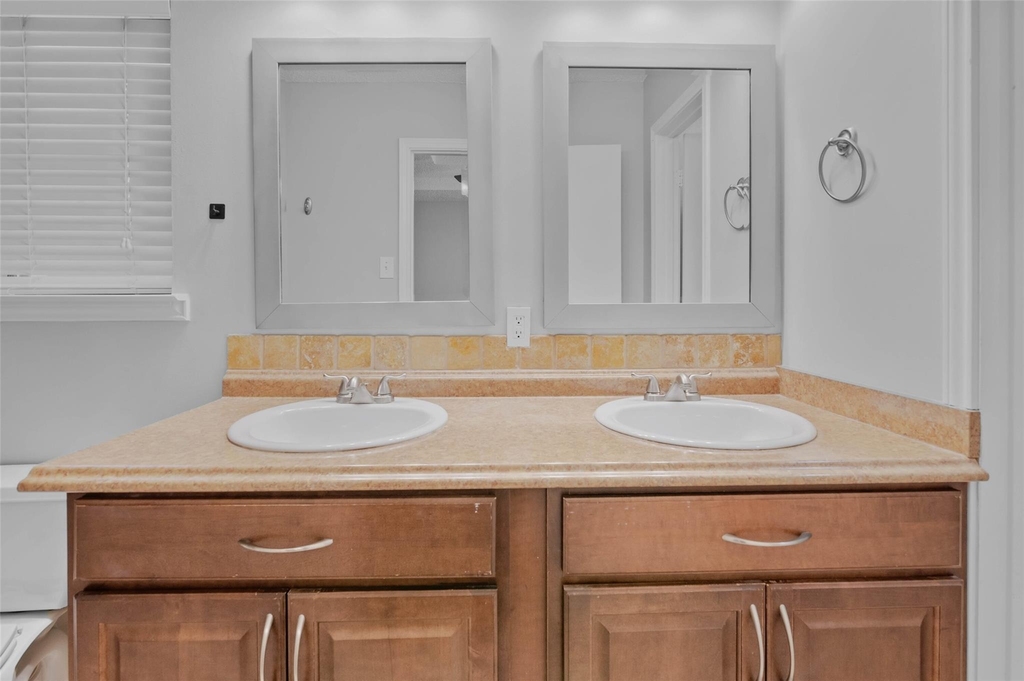 2812 Terry Court - Photo 15