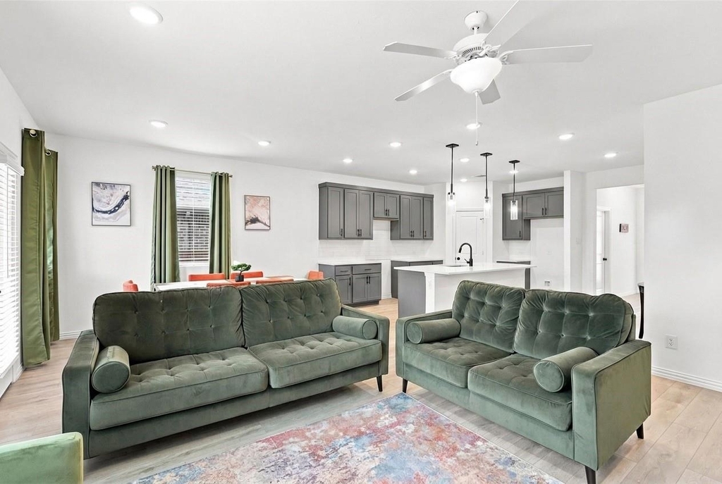 1308 Parkdale Street - Photo 4