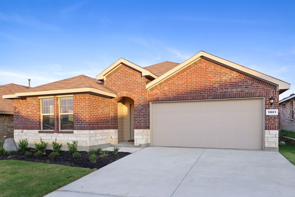 5801 Bull Creek Lane - Photo 1