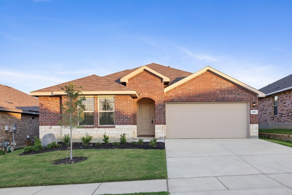 5801 Bull Creek Lane - Photo 2