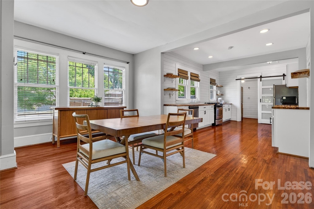 405 Walnut Avenue - Photo 4