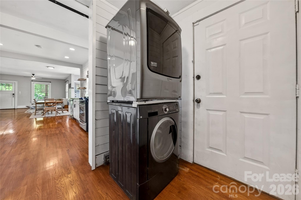 405 Walnut Avenue - Photo 6