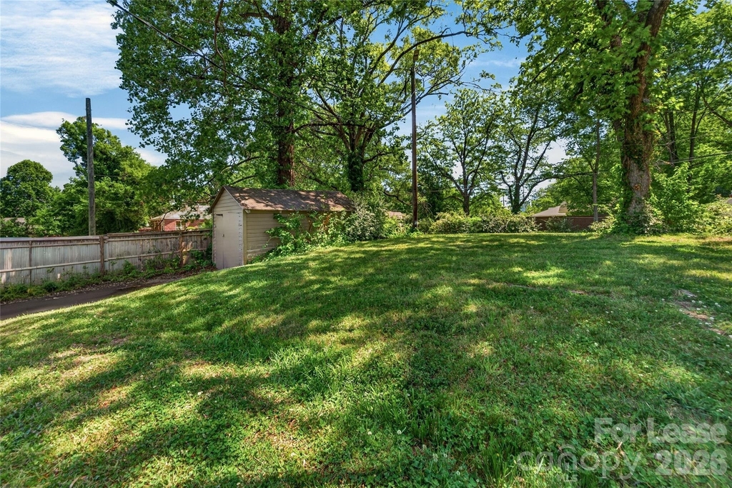 405 Walnut Avenue - Photo 16