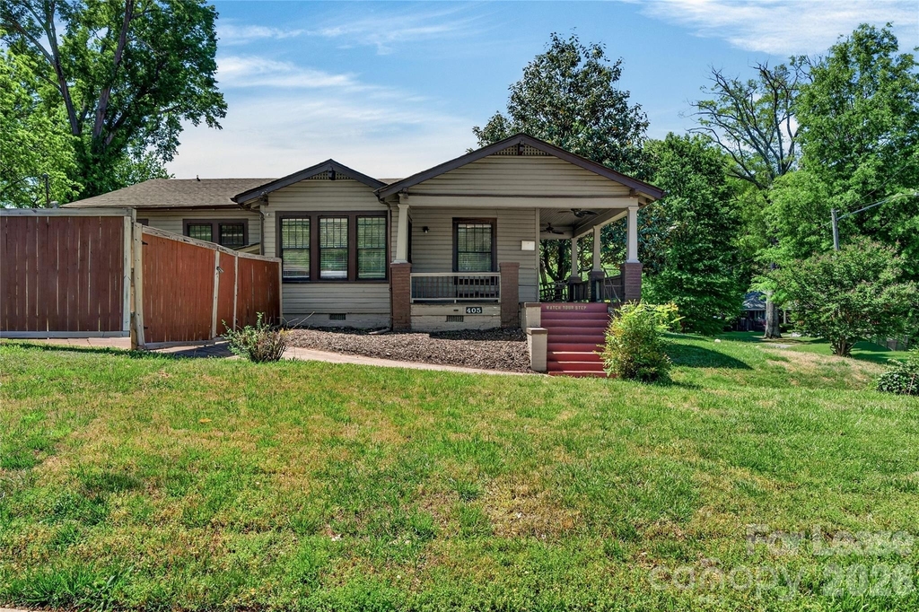 405 Walnut Avenue - Photo 0